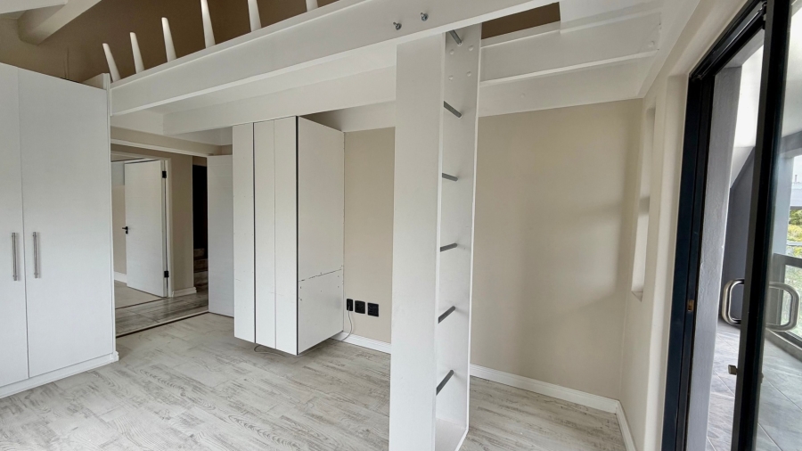6 Bedroom Property for Sale in Fernwood Western Cape